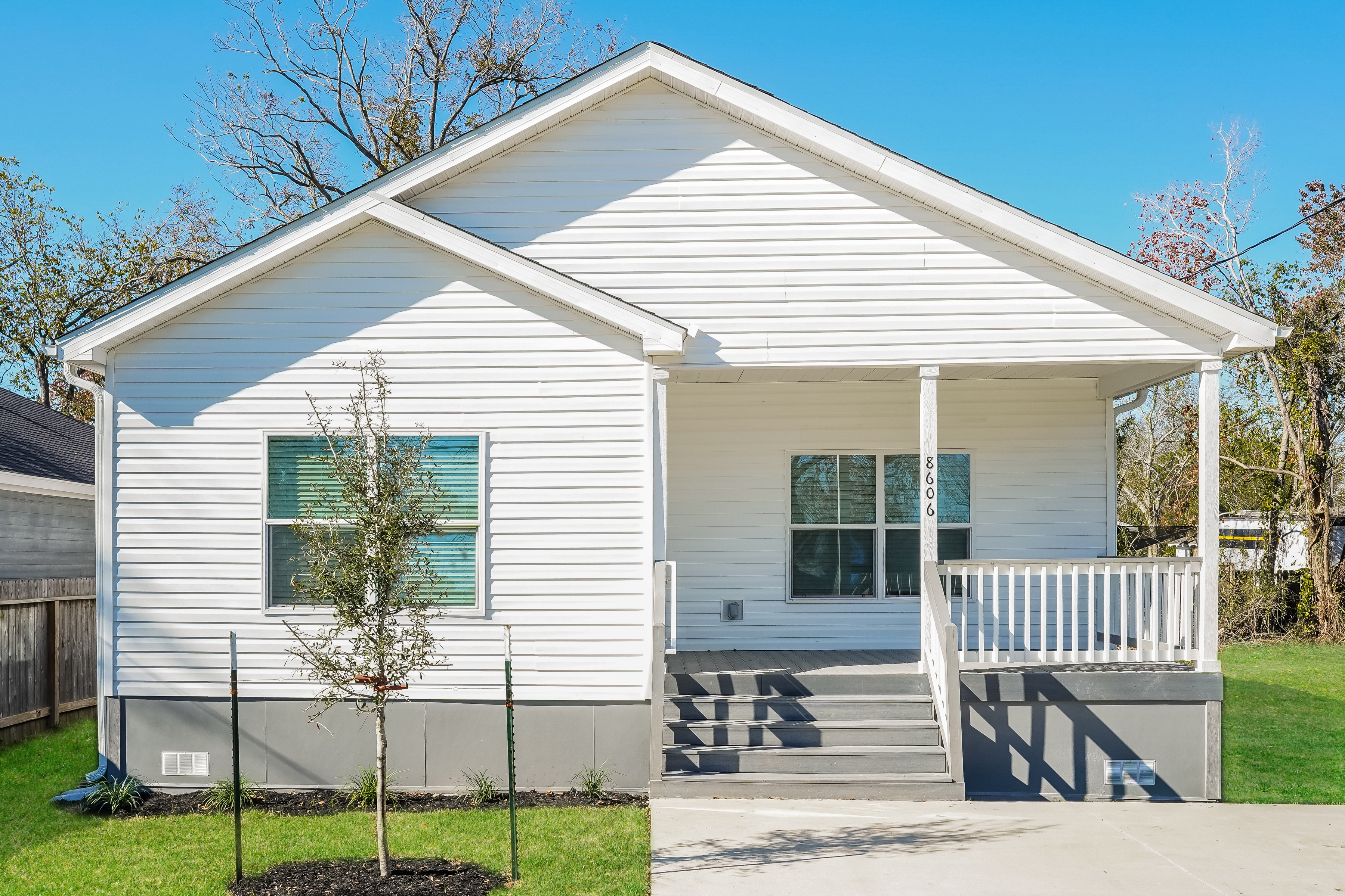 8606 LEE OTIS ST Houston, TX 77051